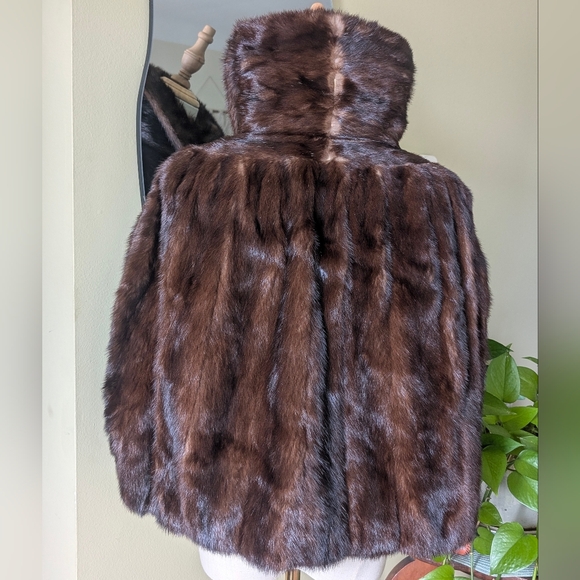 *SOLD* Vintage The Halle Bros. Co. Mink Fur Stole Wrap Boho Wedding - Picture 5 of 12